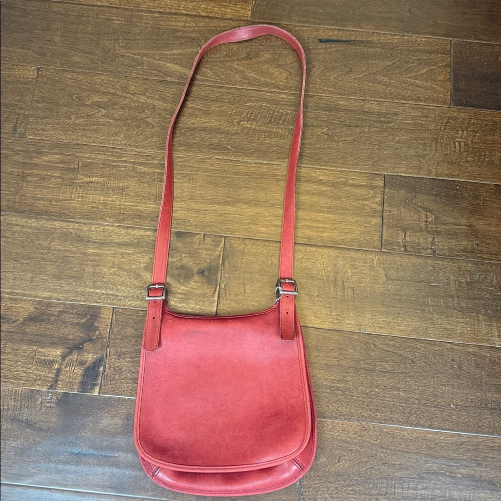 Vintage Coach Red Leather Flap Bag 9135 - Picture 5 of 9